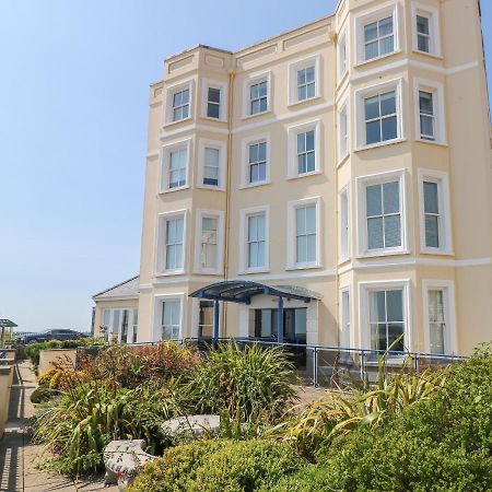 6 South Beach Court Tenby Bagian luar foto