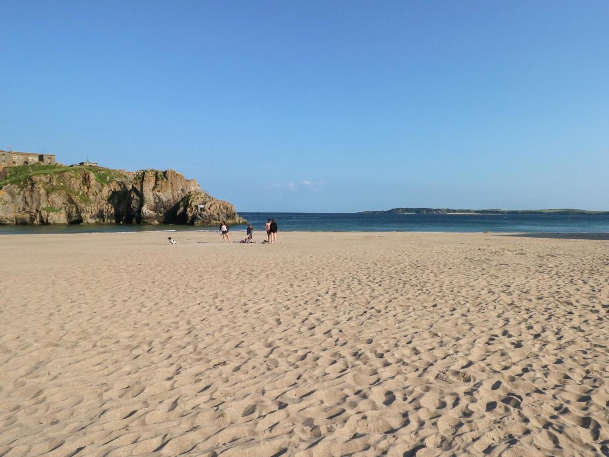 6 South Beach Court Tenby Bagian luar foto